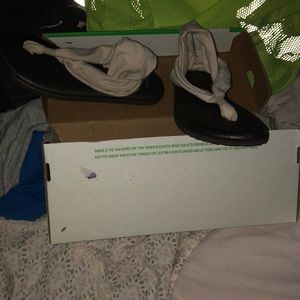 Sanuk yoga sandals
